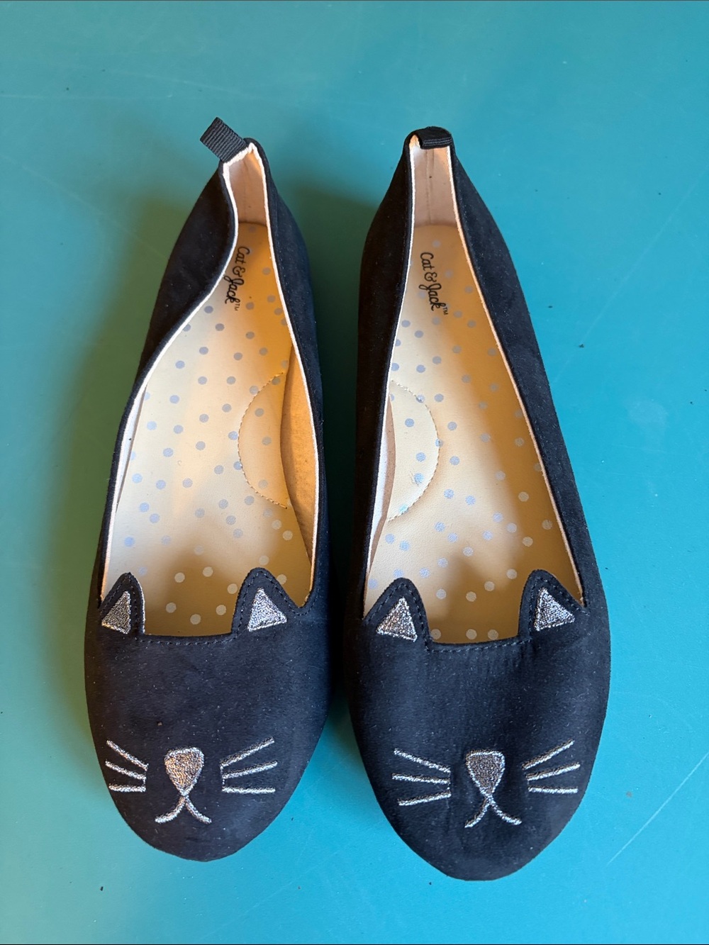 Cat & Jack Black Cat-Embroidered Women's Flats. Size 7